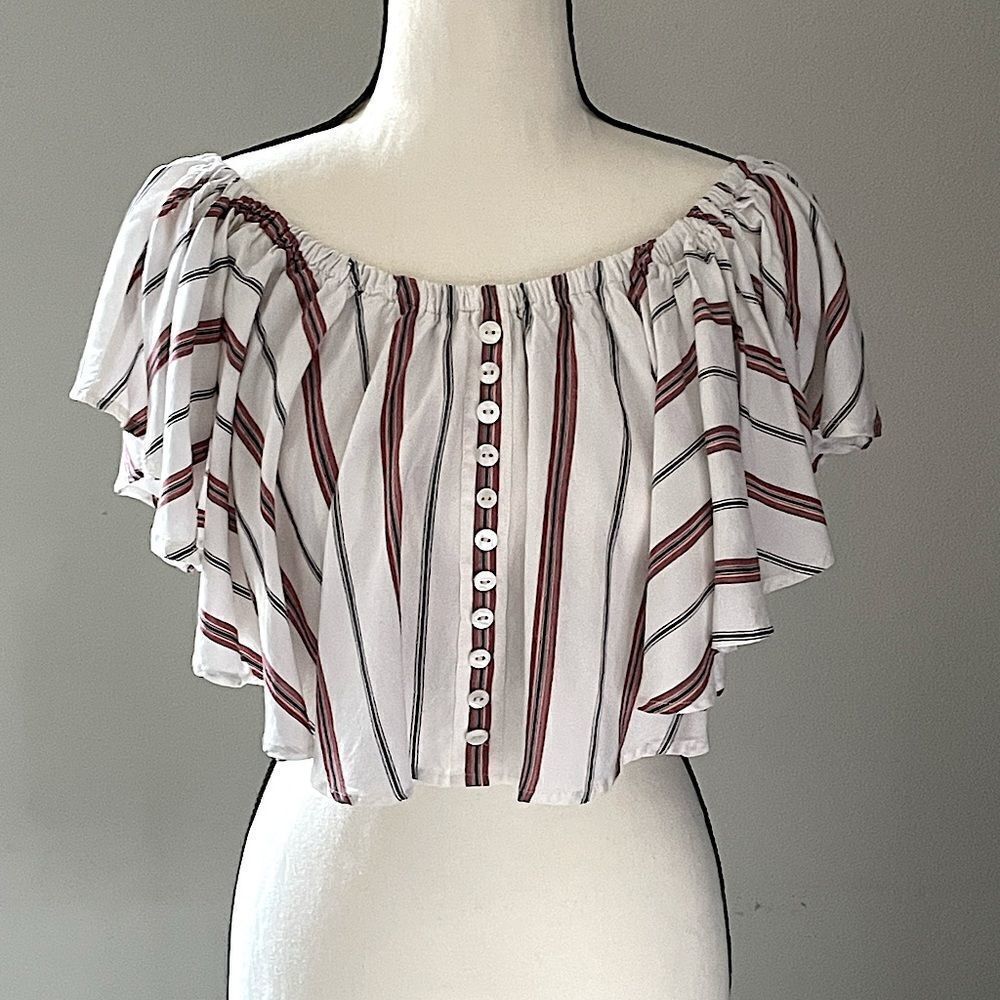 NWOT! Gypsy Love Wide Shoulder, flowy Crop Top. Size Medium.